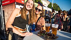 Pivo d�lá hezká t�la