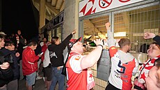 �ampa�ské te�e proudem. Fanou�ci Slavie slaví ligový titul.