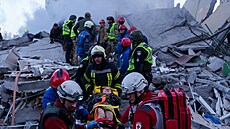 Následky ruského útoku na ukrajinský Kyjev. (14. kv�tna 2026)