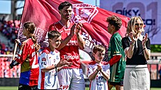 Oficiální rozlou�ení s pardubickým fotbalistou Kamilem Vackem, který po sezon�...