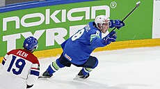Slovinský úto�ník Marcel Mahkovec se raduje z vít�zného gólu v prodlou�ení...