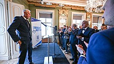 Bývalý premiér Mirek Topolánek získal Výro�ní cenu Liberálního institutu a stal...