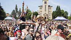 Vezm�te celou rodinu na festival Mezi ploty