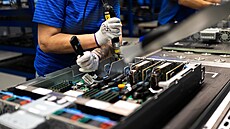 �eská výroba AI server� roste. Foxconn v Kutné Ho�e expanduje