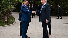 Americký prezident Donald Trump se v Pekingu setkal se svým �ínským prot�j�kem...