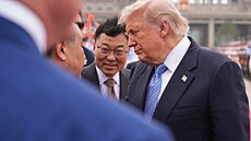 Americký prezident Donald Trump se v Pekingu setkal se svým �ínským prot�j�kem...