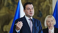 Ministr Petr Macinka p�edstavil sv�j nový ministerský tým poradc�. Na snímku...