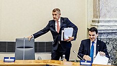 Premiér a p�edseda ANO Andrej Babi� nebyl po jednání s ministrem obrany Jaromírem Z�nou úpln� spokojen s jeho návrhem koncepce výstavy armády do roku 2040
