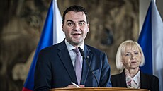 Ministr Petr Macinka p�edstavil sv�j nový ministerský tým poradc�. (13. kv�tna...