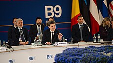 Petr Pavel se ve st�edu v Rumunsku zú�astnil summitu B9. Vedle lídr� �lenských...