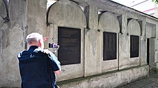 Nový památník v�novaný 161 vále�ným zam�stnanc�m a spolupracovník�m �idovského...