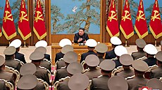 Severokorejský v�dce Kim �ong-un se setkal s veliteli v�ech slo�ek...