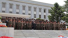 Severokorejský v�dce Kim �ong-un se setkal s veliteli v�ech slo�ek...