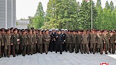 Severokorejský v�dce Kim �ong-un se setkal s veliteli v�ech slo�ek...
