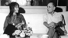 Americká here�ka Jane Fondová p�i setkání s vicepremiérem Severního Vietnamu...