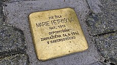 Kamen zmizelých v Nerudov� ulici ve Frýdku-Místku p�ipomíná velmi state�nou...