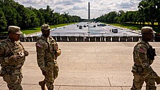 Trumpovy vlastenecké plány nekon�í