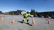 Sm�dava v Jizerských horách p�edev�ím v zim� nezvládá nápor aut.