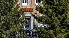 Sm�dava v Jizerských horách p�edev�ím v zim� nezvládá nápor aut.