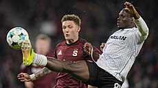V akci Prince Adu (Plze�) b�hem utkání proti pra�ské Spart�.