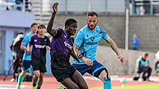 Ústí nad Labem - Slavia B, zápas druhé fotbalové ligy, vpravo ústecký Pavel...