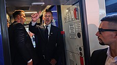 Ma�arský premiér Peter Magyar na cest� z Krakova do Var�avy. (19. kv�tna 2026)