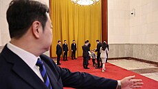 Musk na diplomatickém jednání s �ínou podnikl neobvyklé gesto, p�ijel se svým...