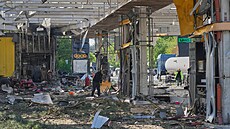 D�sledky ruského raketového a dronového útoku v Kyjev�. (14. kv�tna 2026)