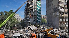 D�sledky ruského raketového a dronového útoku v Kyjev�. (14. kv�tna 2026)