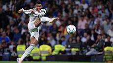 Úto�ník Realu Madrid Kylian Mbappé b�hem utkání s Realem Oviedo.