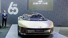 P�ehlídka automobil� v australském m�st� Melbourne. �ínská automobilka JAC...