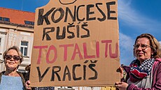Demonstrace na podporu médíí �Ruce pry� od médií� se uskute�nila v Hradci...