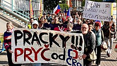 Demonstrace na podporu médíí �Ruce pry� od medií� se uskute�nila v Hradci...