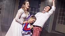 Ane�ka Rusevová, Zuzana Zlatohlávková a Daniel Krej�ík v nastudování Kole�kova...