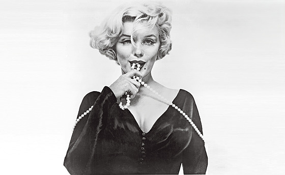 Sirotčinec, marné vztahy a závislost mezi leskem slávy. (Ne)známá Marilyn Monroe