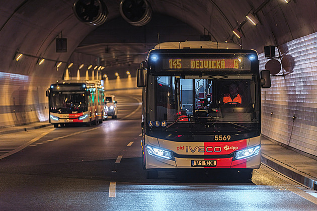 Tunelbus v Blance otestoval evakuační postupy. Linka se chystá na svůj letní start