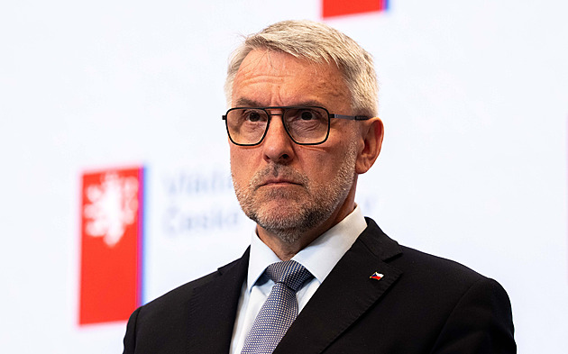 SPD chybí ve zprávě o extremismu. Dva její autoři končí na ministerstvu vnitra