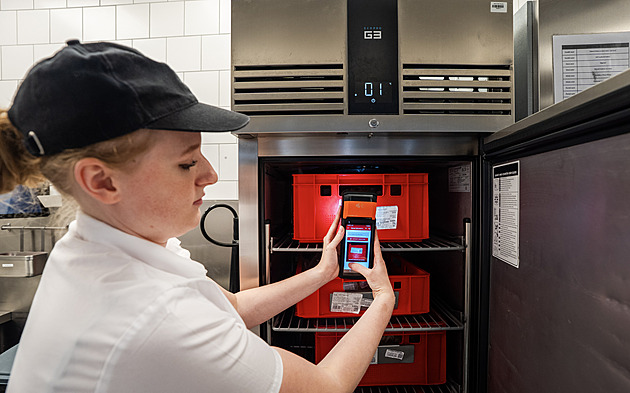 KFC v Česku dočasně zavřelo všechny své pobočky. Zavádí nová opatření