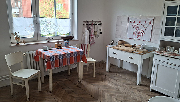 Baťa's iconic company housing recreated in Czech exhibit