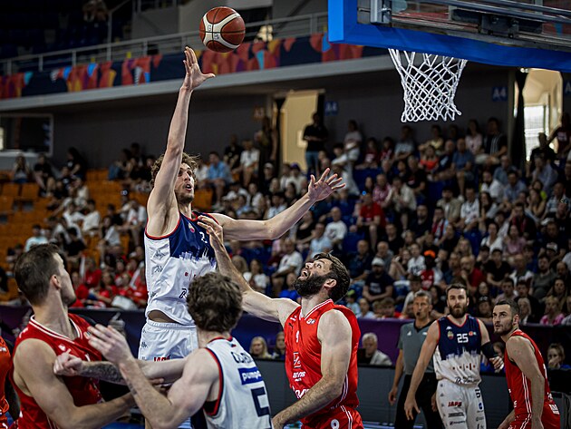 Maxa NBL: Pardubice, Brno ile finale yükseldi