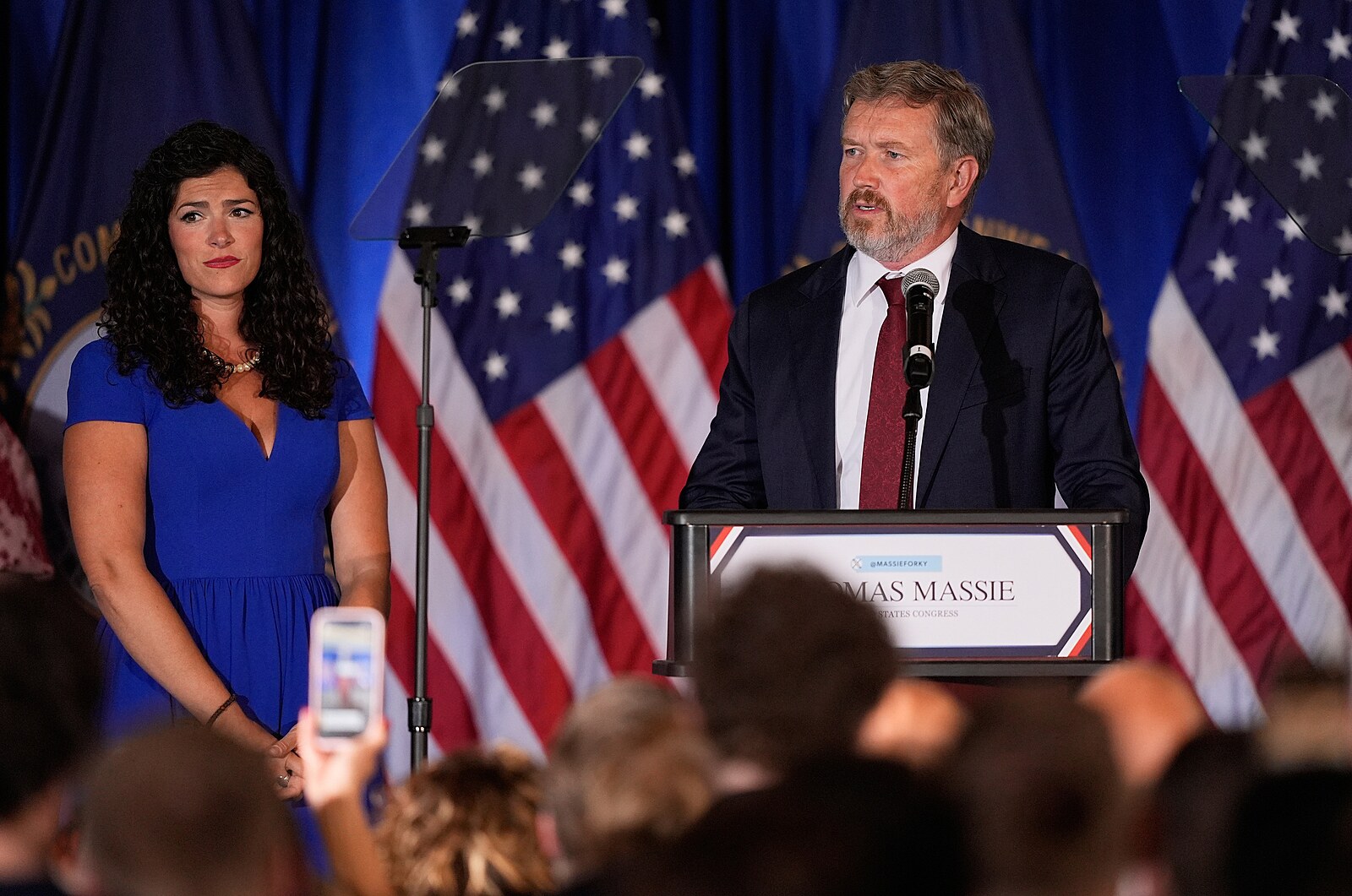 Trumpův kritik Massie prohrál nejdražší primárky. Prezident má stranu pod palcem