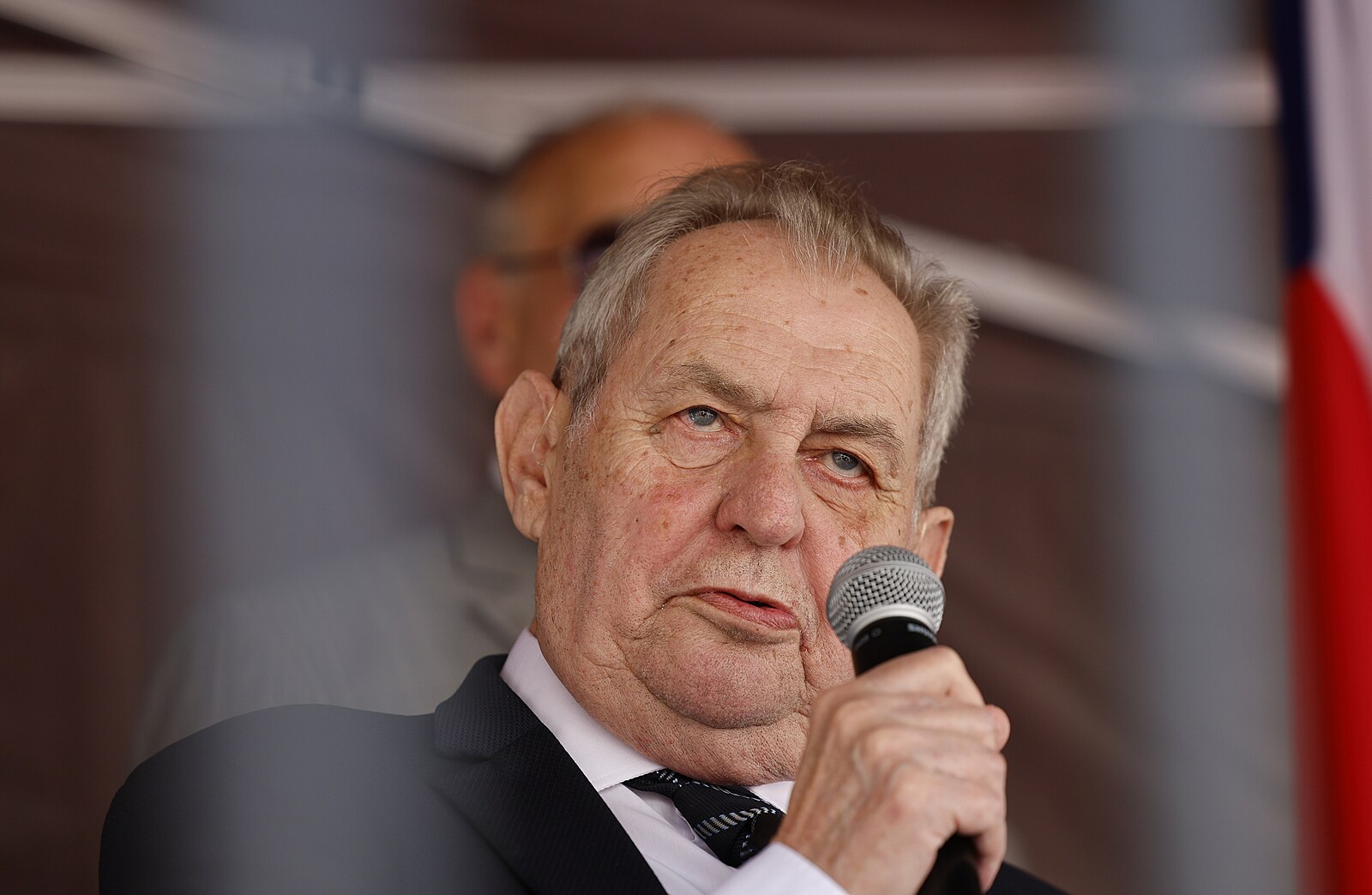 Zeman po útoku islamisty v Berlíně varuje před nekontrolovanou migrací