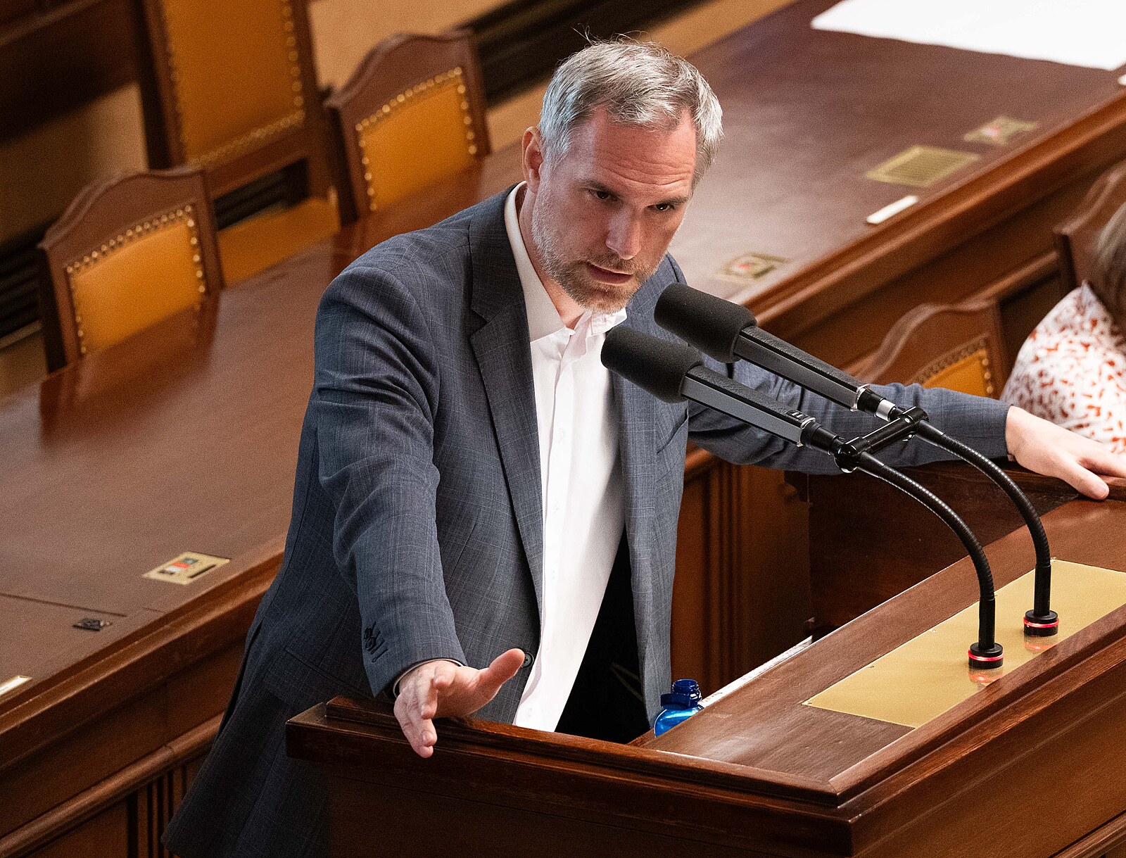 Babiše čeká v Ankaře studená sprcha, Hřib. Je to pro Česko škodlivé, vytkl Havel vládě rozkol s Pavlem