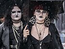 Goth styl nikdy nebyl úpln� uniformní. Vedle romantických siluet inspirovaných...