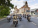Tradi�ní jízda distingovaných gentleman� (Distinguished Gentleman�s Ride)...