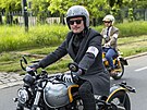 Tradi�ní jízda distingovaných gentleman� (Distinguished Gentleman�s Ride)...