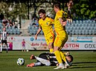 Na za�átku kv�tna porazili fotbalisté Dynama (�erno-bílá) Jihlavu 3:1.