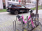 Celkov� je to pragmaticky postavené, líbivé moderní auto, které padne do ruky,...
