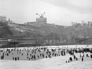 Místo nad Vltavou s výhledem na historické centrum Prahy se po únoru 1948...