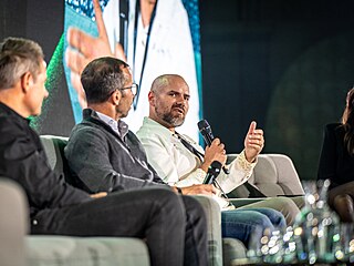 Skikrosa� Tomá� Kraus tenista Radek �t�pánek a sjezda� Jan Hudec na konferenci...